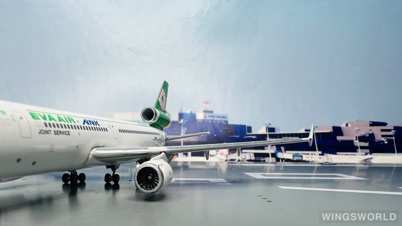 Phoenix 1:400 PH04176 EVA Air 长荣航空 McDonnell Douglas MD-11 B-16101