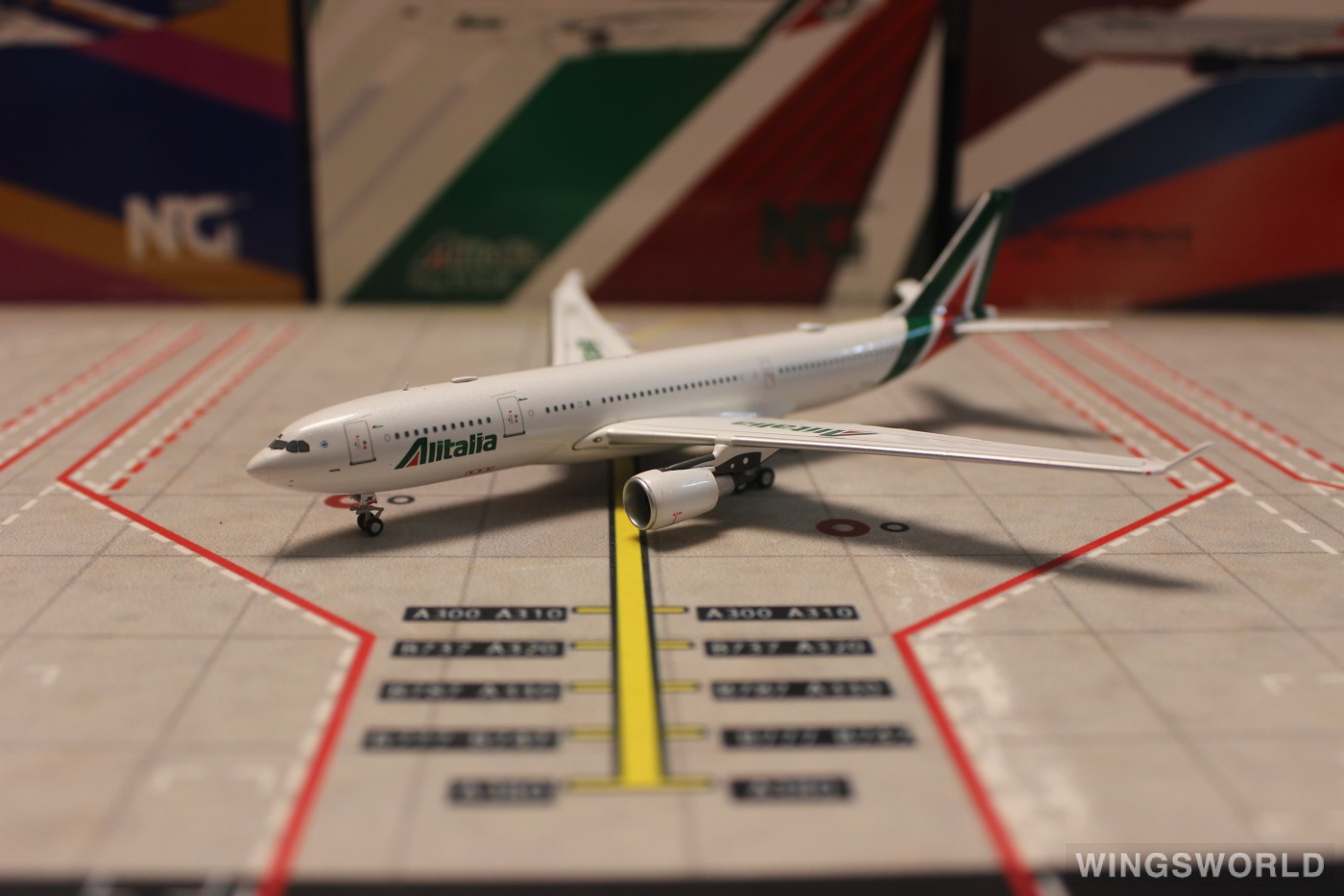 NGmodels 1:400 NG61037 Alitalia 意大利航空 Airbus A330-200 EI-EJK