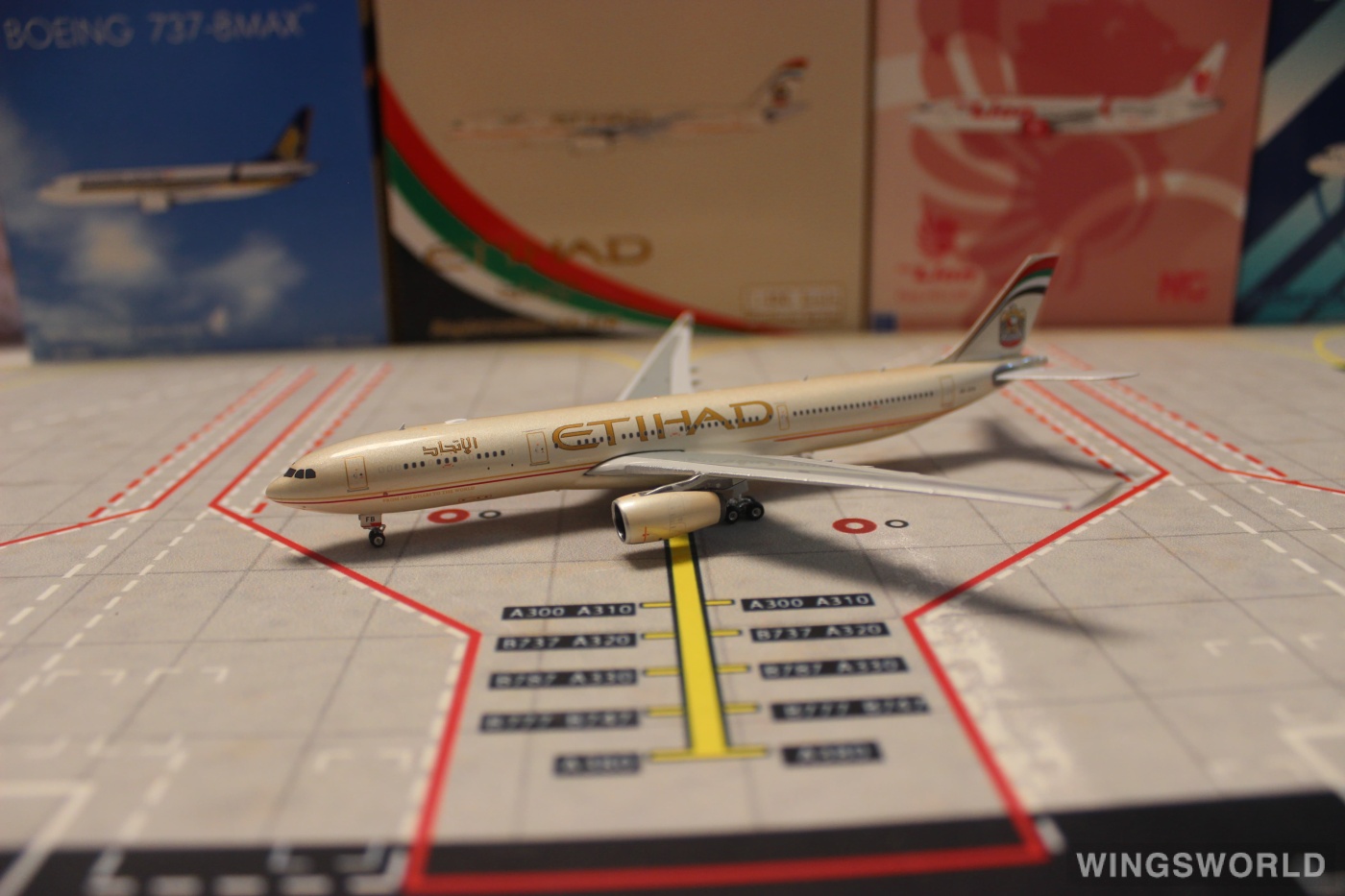 Phoenix 1:400 PH11714 Etihad Airways 阿提哈德航空 Airbus A330-300 A6-AFB
