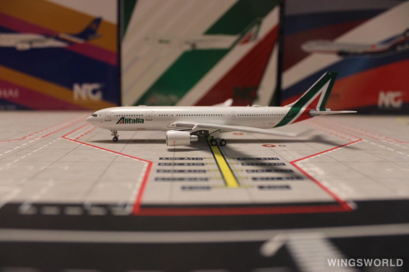 NGmodels 1:400 NG61037 Alitalia 意大利航空 Airbus A330-200 EI-EJK