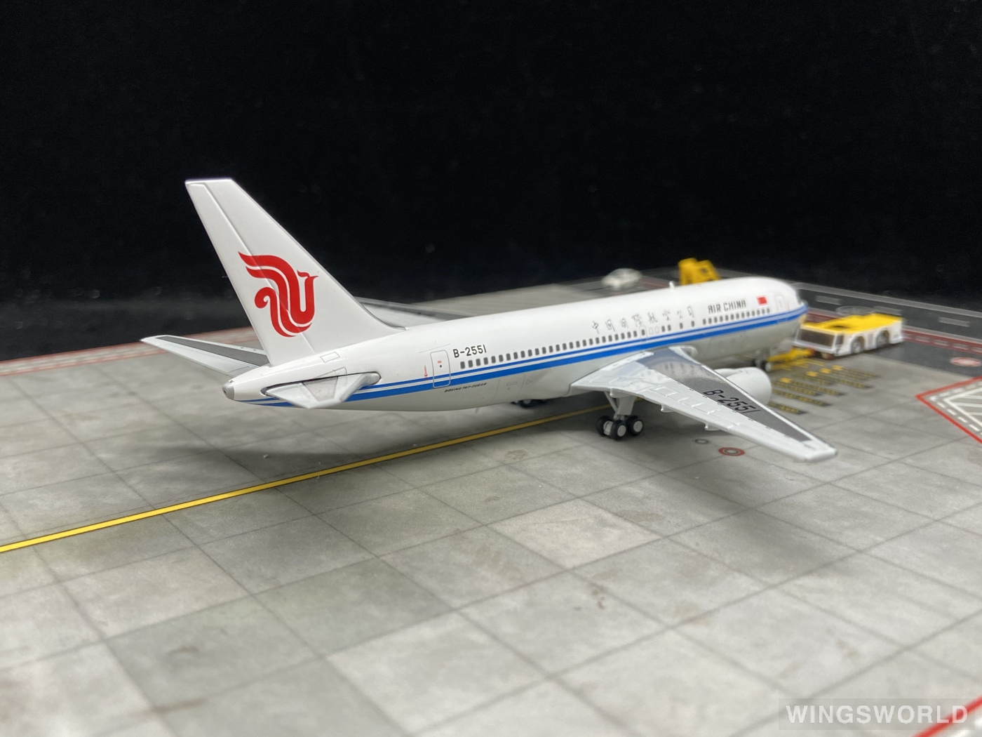 JC Wings 1:400 KD4094 Air China 中国国际航空 Boeing 767-200 B-2551