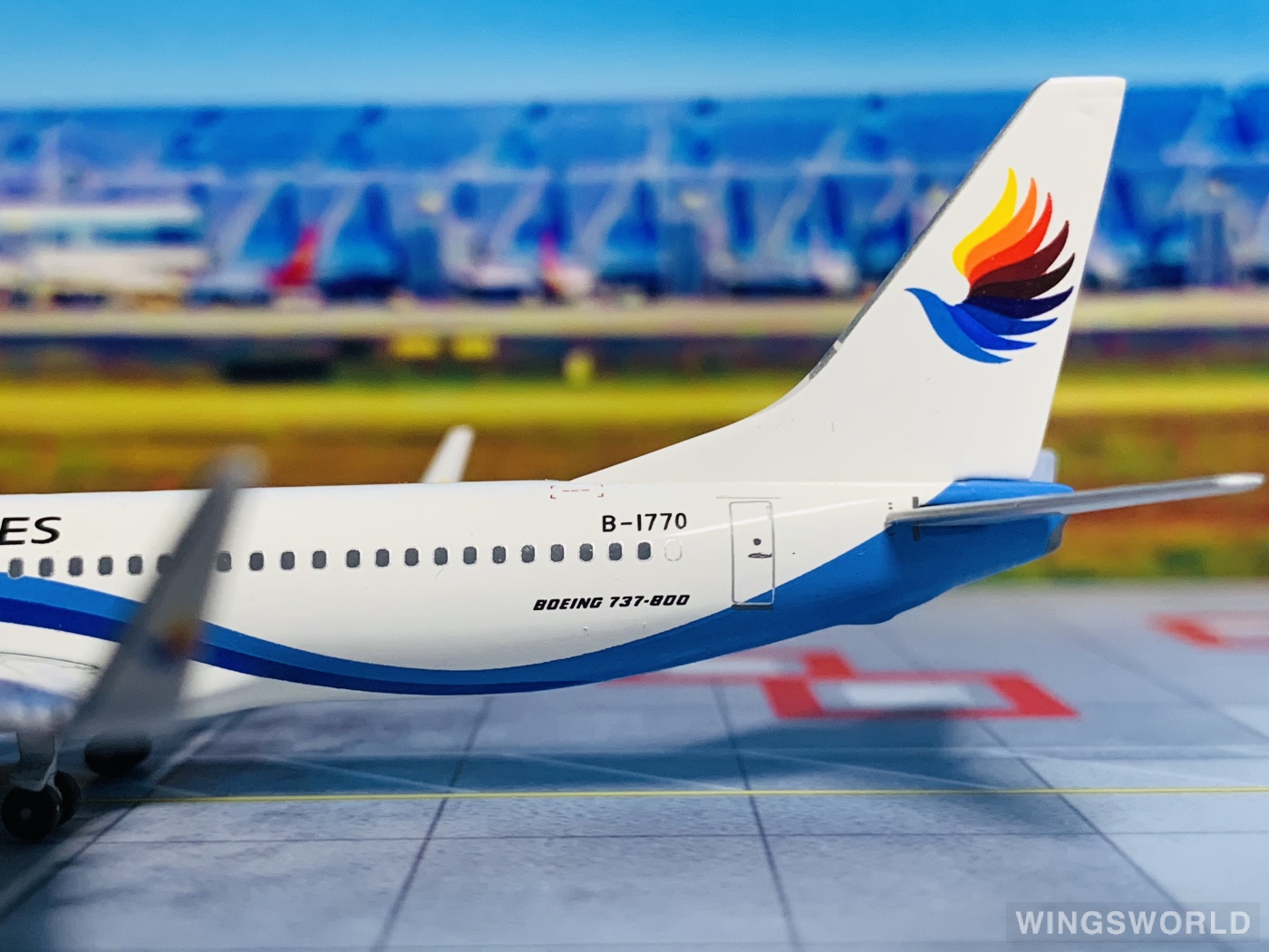 Pandamodel 1:400 PM-B1770 Donghai Airlines 东海航空 Boeing 737-800 B-1770