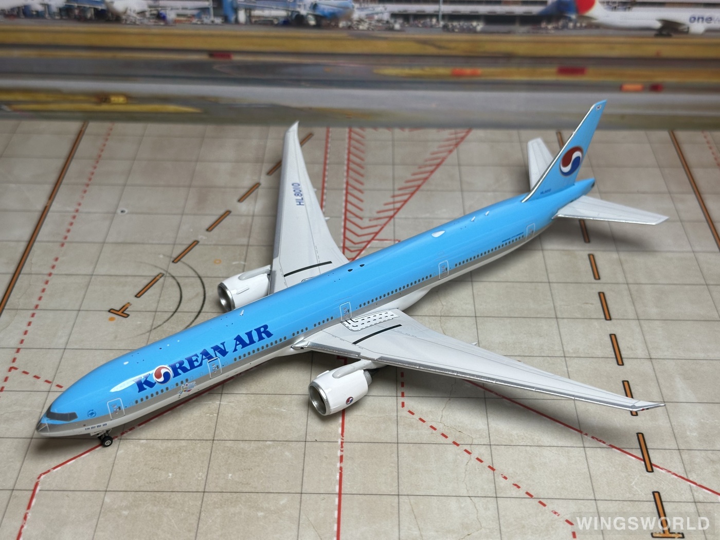 Phoenix 1:400 PH04216 Korean Air 大韩航空 Boeing 777-300ER HL8010