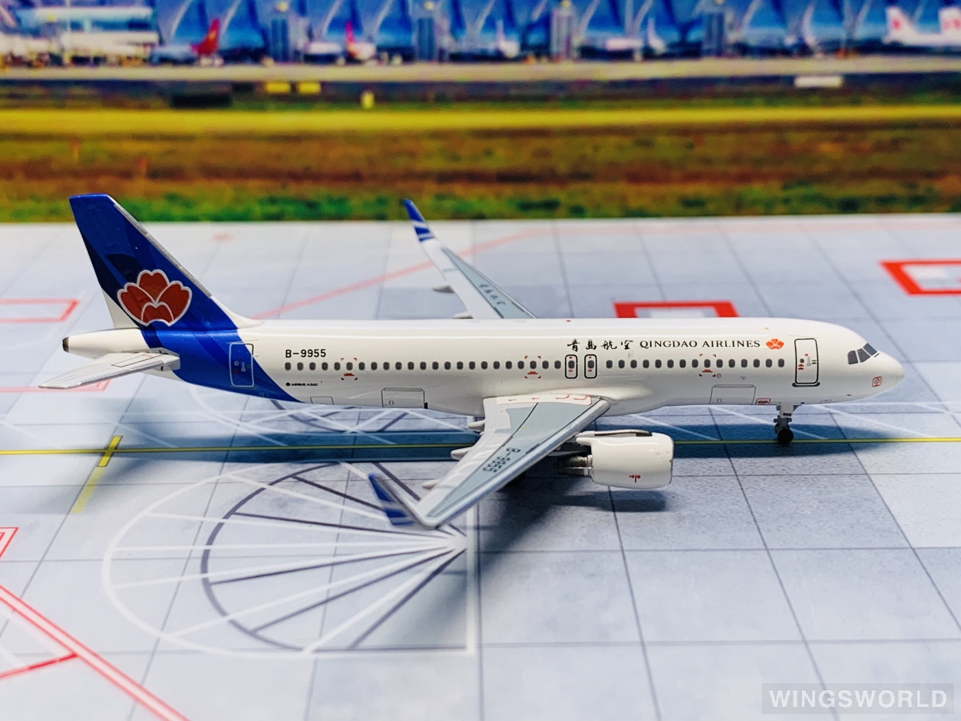 Pandamodel 1:400 PMB9955 Qingdao Airlines 青岛航空 Airbus A320 B-9955