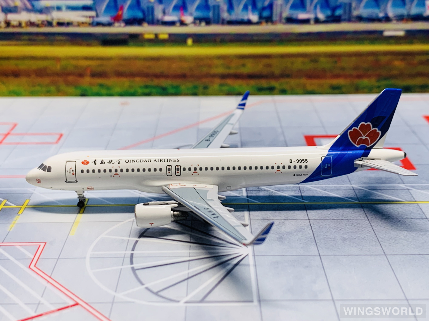 Pandamodel 1:400 PMB9955 Qingdao Airlines 青岛航空 Airbus A320 B-9955