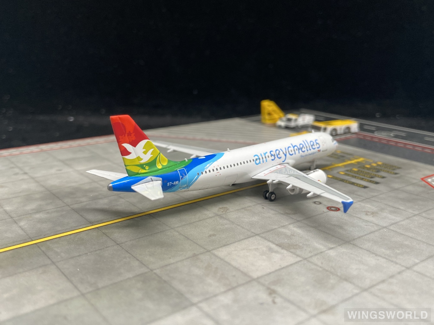 Phoenix 1:400 PH11304 Air Seychelles 塞舌尔航空 Airbus A320 S7-AMI