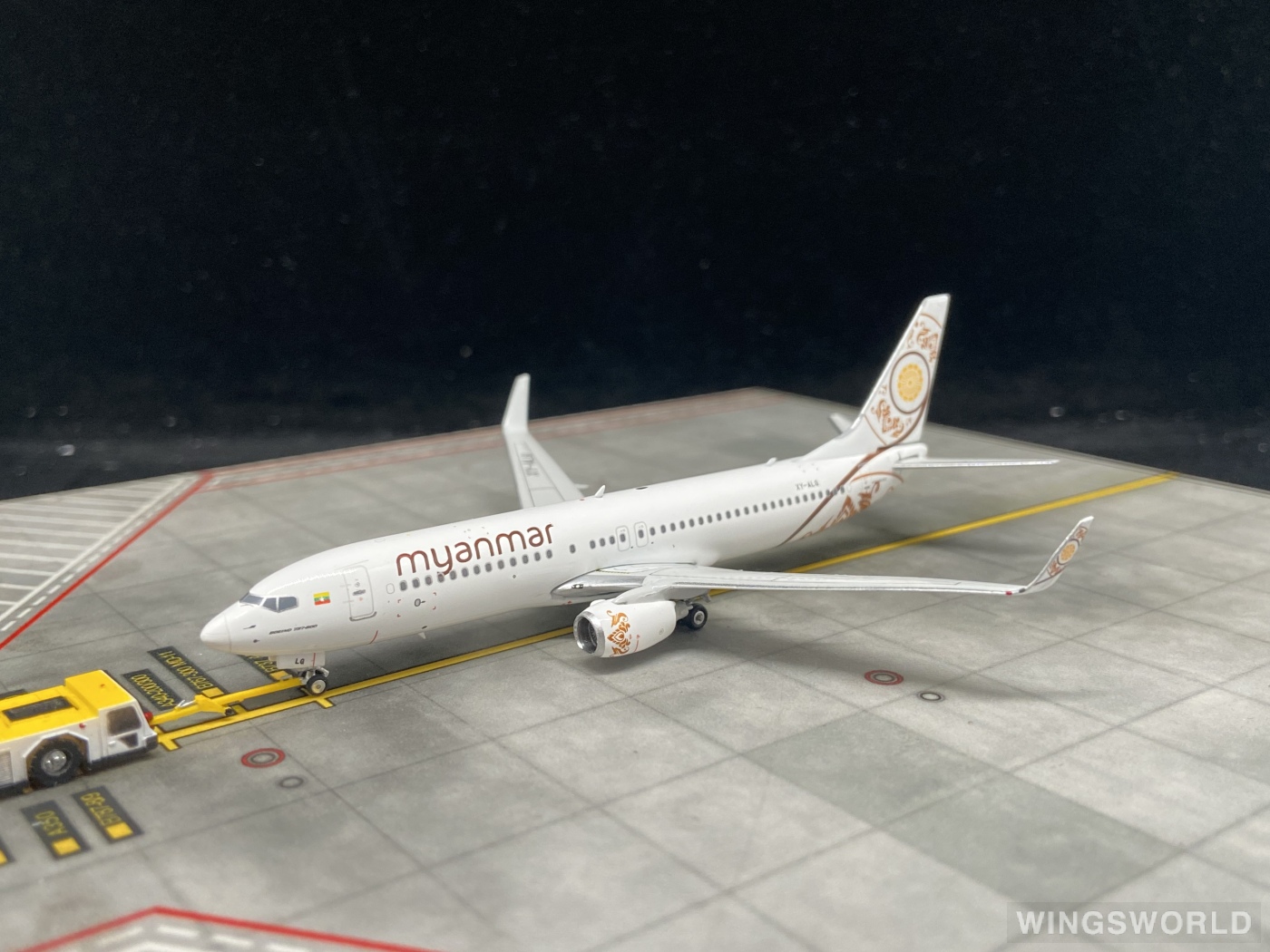 Phoenix 1:400 PH11589 Myanmar National Airlines 缅甸国家航空  Boeing 737-800 XY-ALG