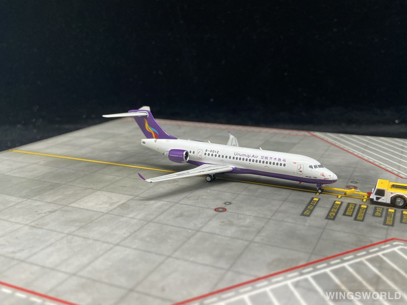 NGmodels 1:400 NG21002 Urumqi Air 乌鲁木齐航空 Comac ARJ21-700 B-001Z