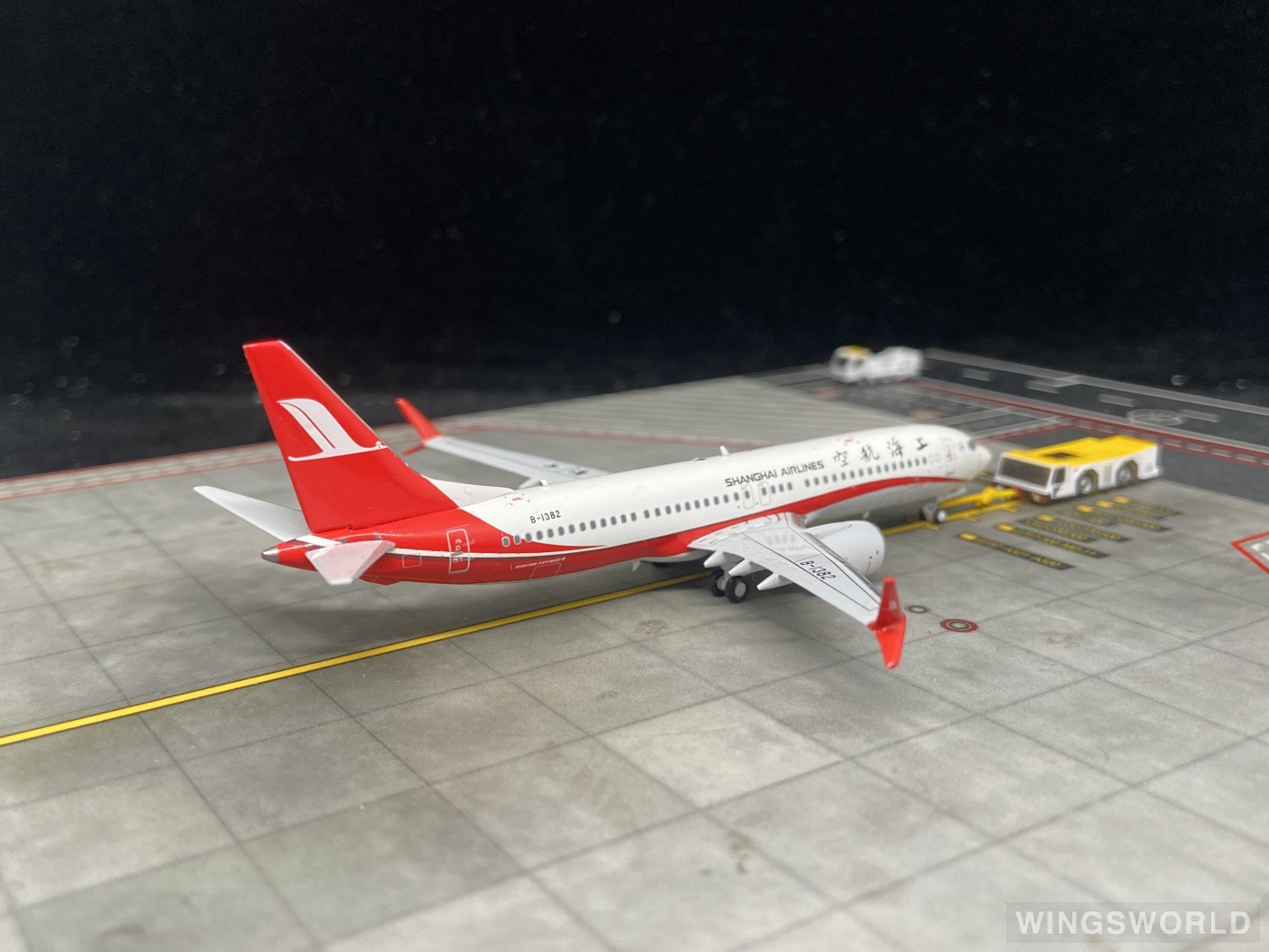 Pandamodel 1:400 PM-B-1382 Shanghai Airlines 上海航空 Boeing 737 MAX 8 B-1382
