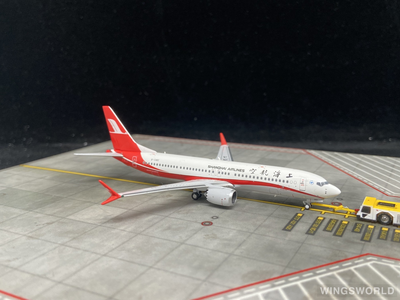 Pandamodel 1:400 PM-B-1382 Shanghai Airlines 上海航空 Boeing 737 MAX 8 B-1382