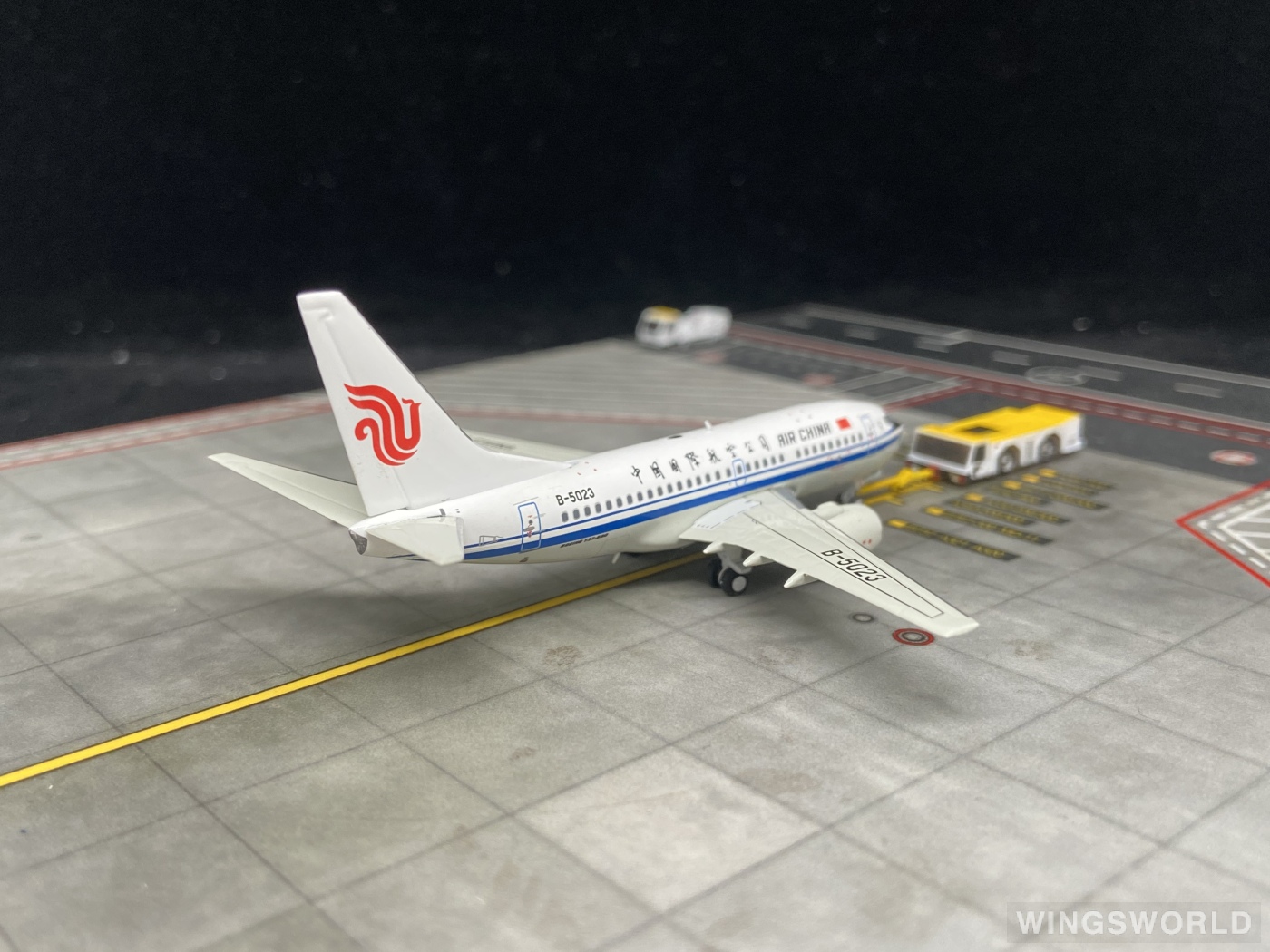 Pandamodel 1:400 PM18022 Air China 中国国际航空 Boeing 737-600 B-5023