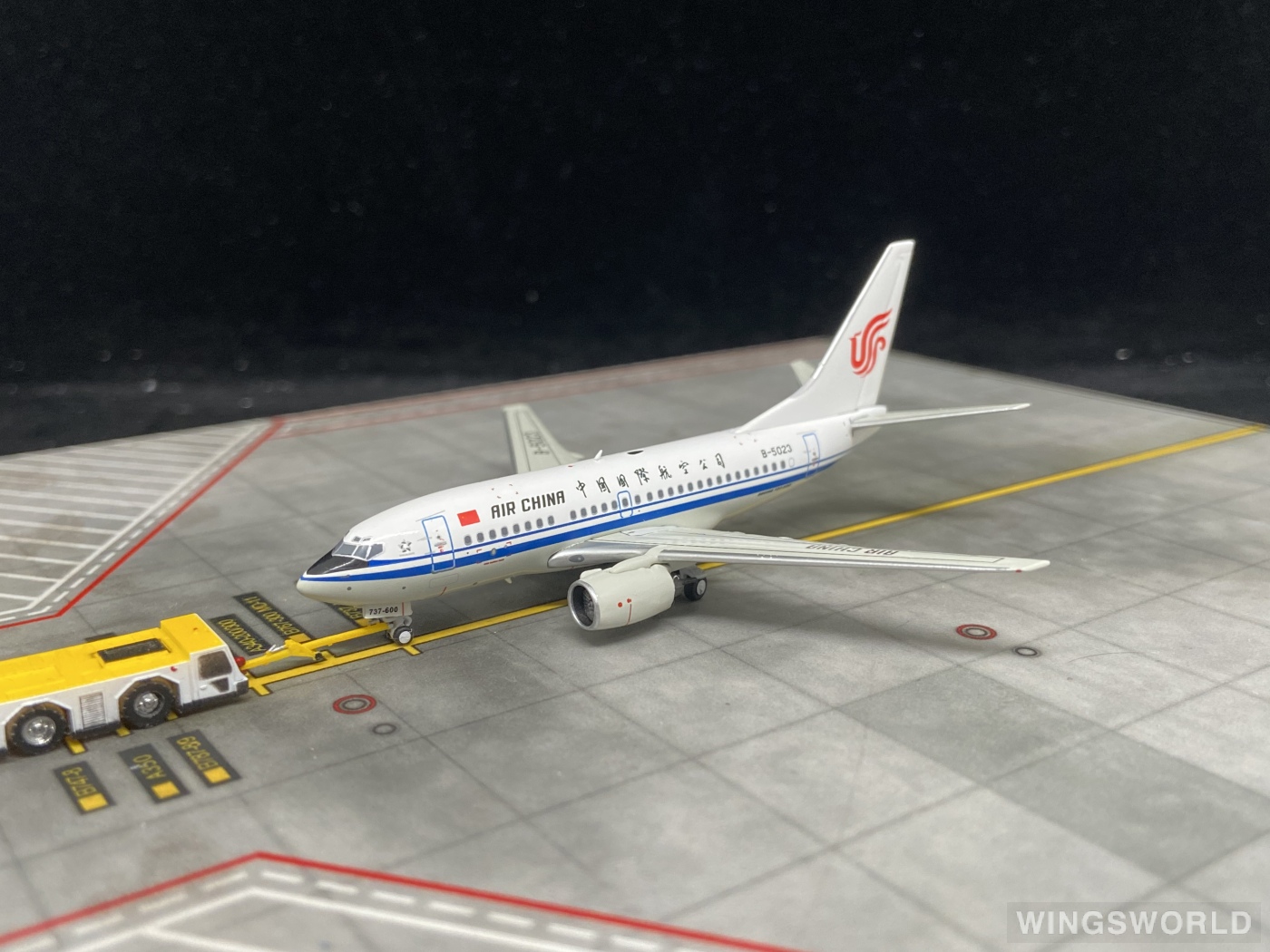 Pandamodel 1:400 PM18022 Air China 中国国际航空 Boeing 737-600 B-5023