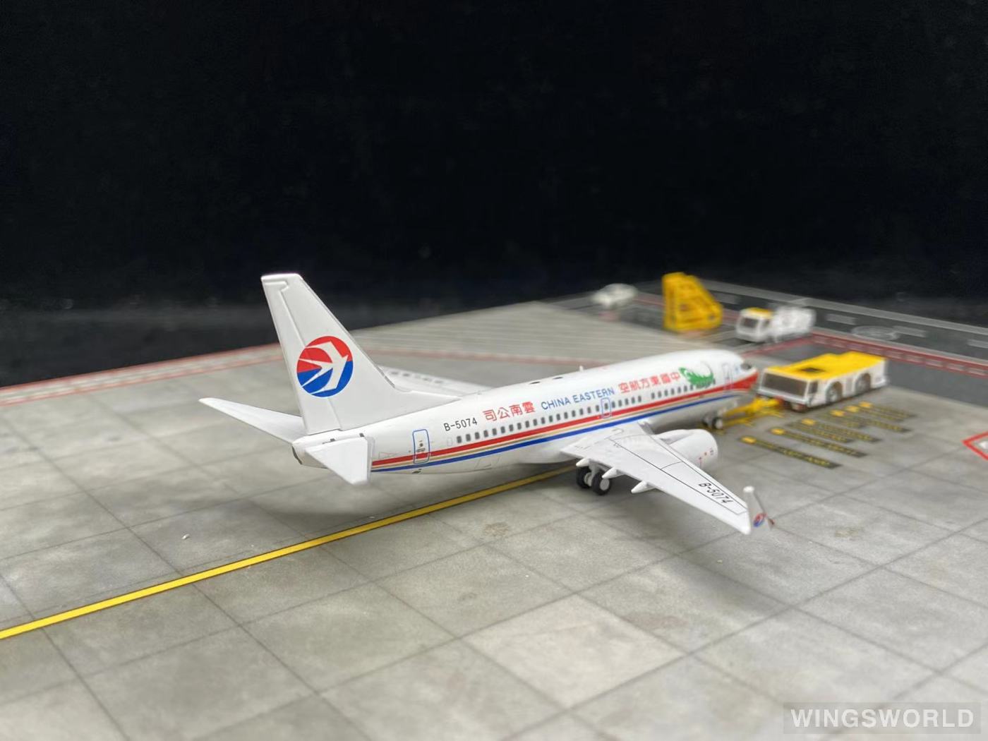 C Model 1:400 C0017 China Eastern 中国东方航空 Boeing 737-700 B-5074