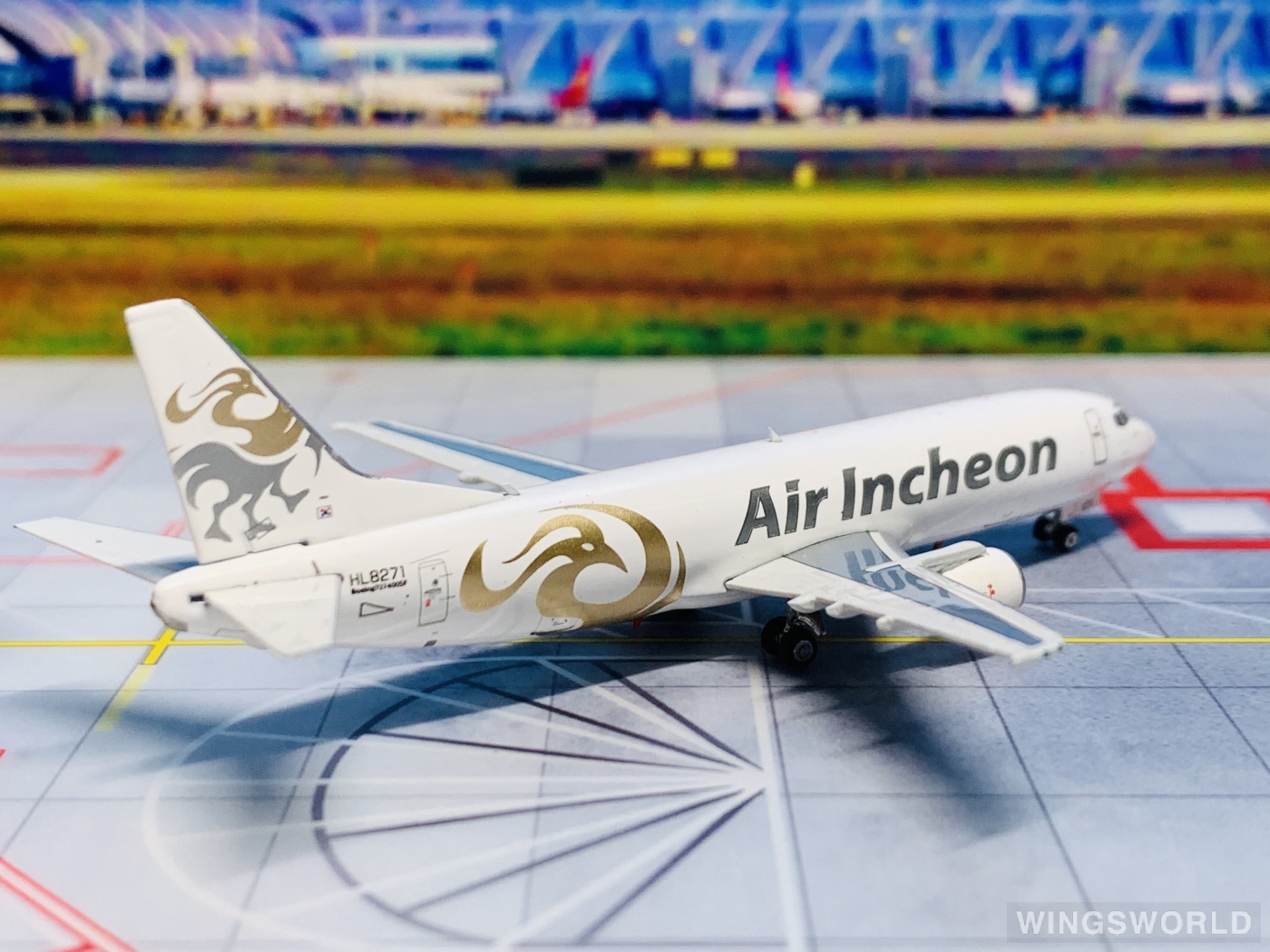 Phoenix 1:400 PH04238 Air Incheon 仁川航空 Boeing 737-400 HL8271