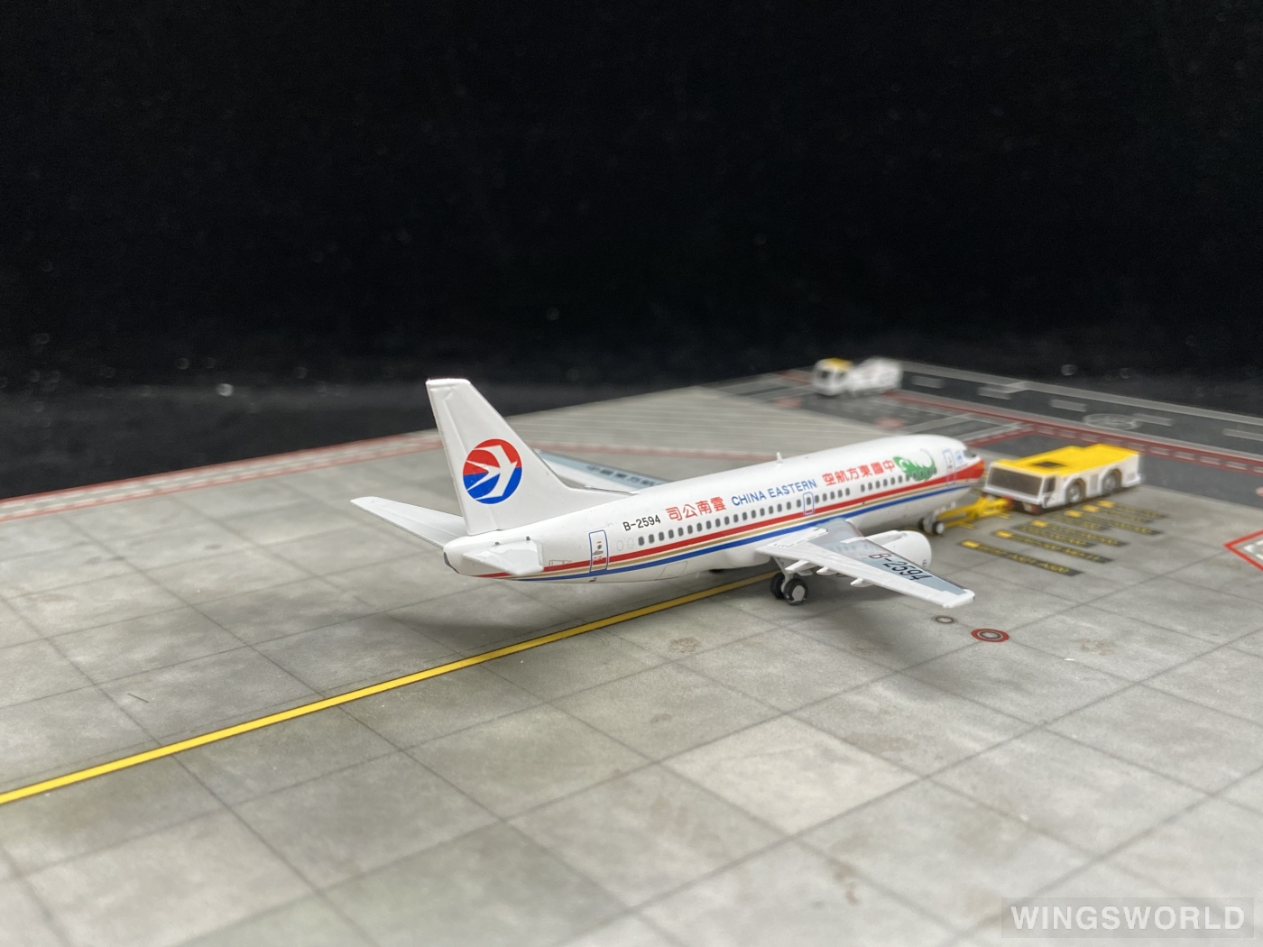 C Model 1:400 C0019 China Eastern 中国东方航空 Boeing 737-300 B-2594