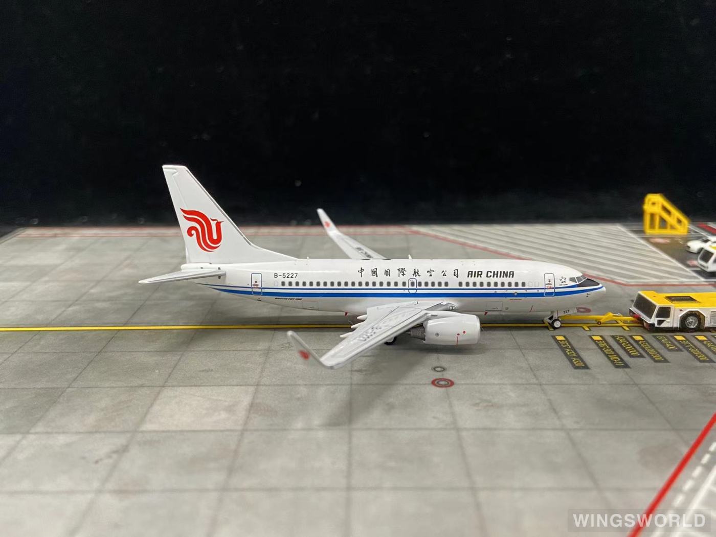 C Model 1:400 C0018 Air China 中国国际航空 Boeing 737-700 B-5227