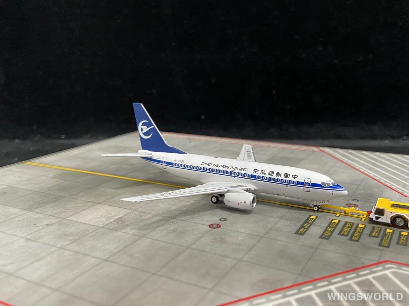 C Model 1:400 C0022 China Xinjiang Airlines 中国新疆航空 Boeing 737-700 B-2699