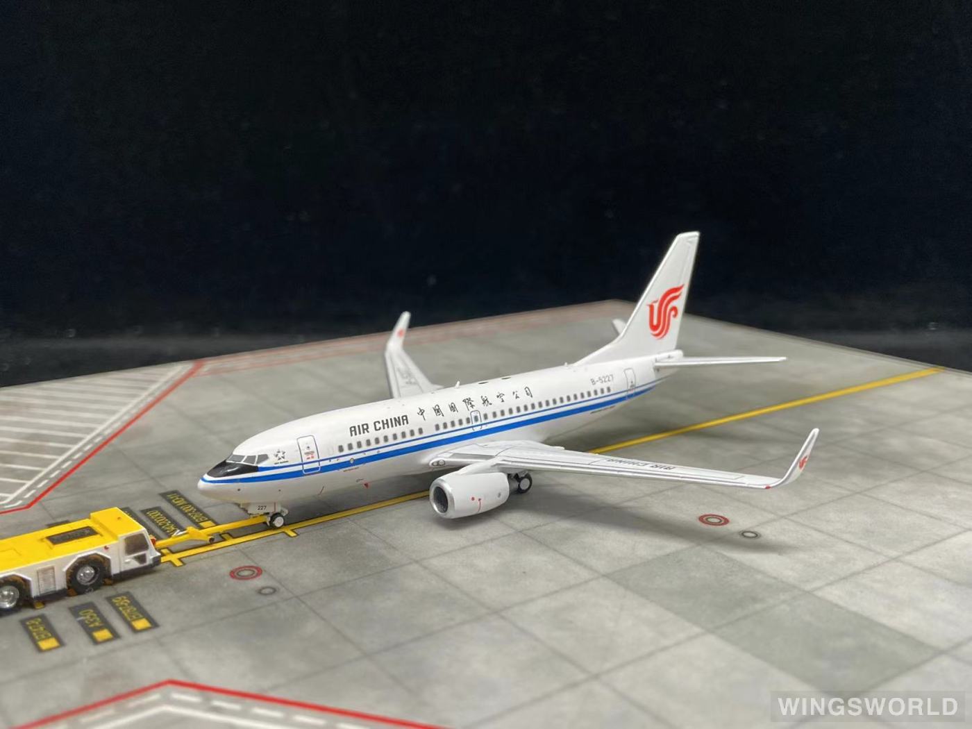 C Model 1:400 C0018 Air China 中国国际航空 Boeing 737-700 B-5227