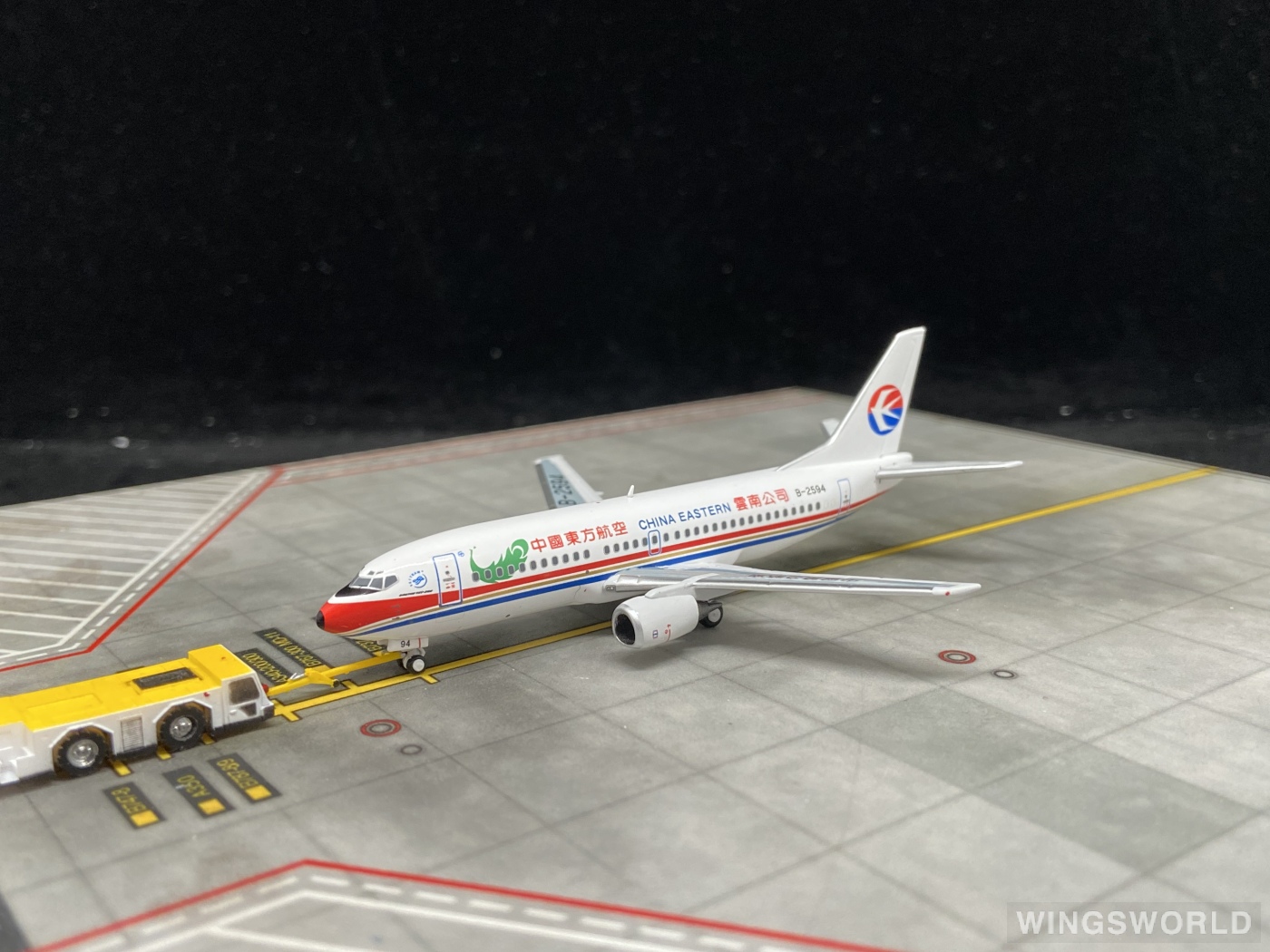 C Model 1:400 C0019 China Eastern 中国东方航空 Boeing 737-300 B-2594