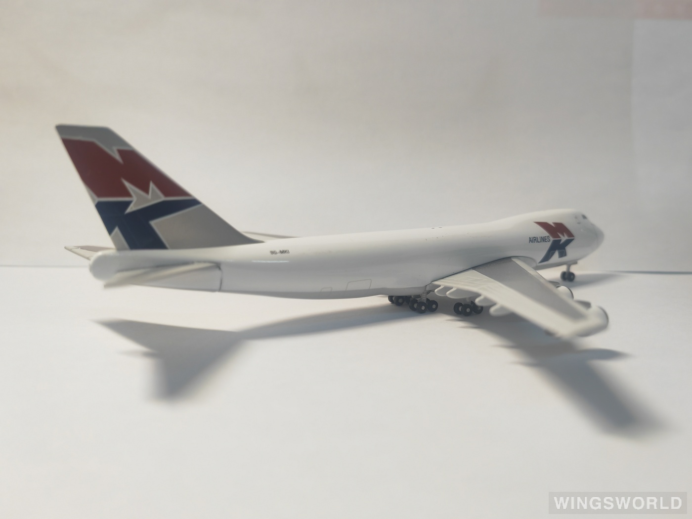 Geminijets 1:400 GJMKA198 MK Airlines Boeing 747-200 9G-MKI