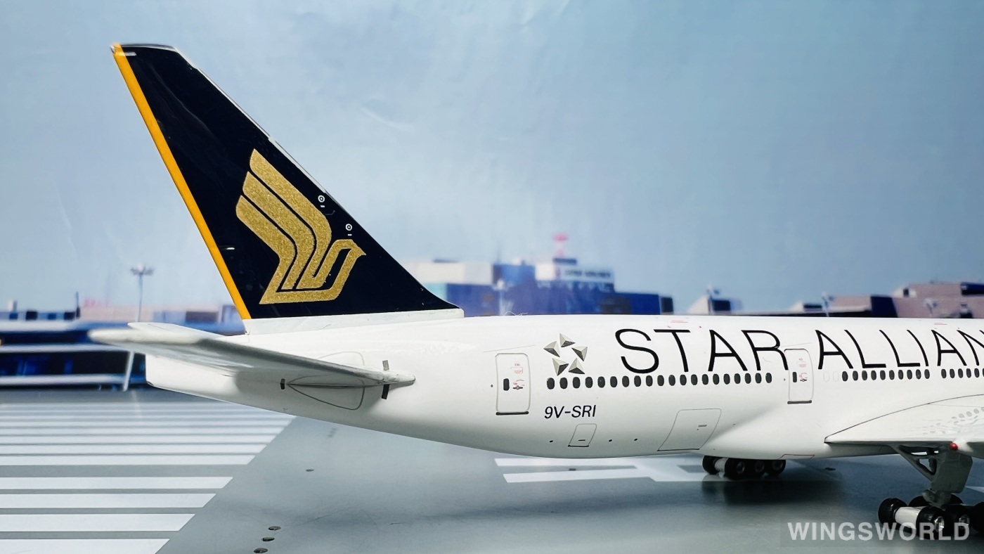 Phoenix 1:400 PH10592 Singapore Airlines 新加坡航空 Boeing 777-200ER 9V-SRI
