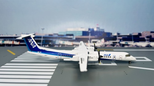 全日空商事【DH28010】1/200 ANA DHC-8-400 1/200 DHC-8-400 ANA JA854A [DH28010] 全日空商事/中古