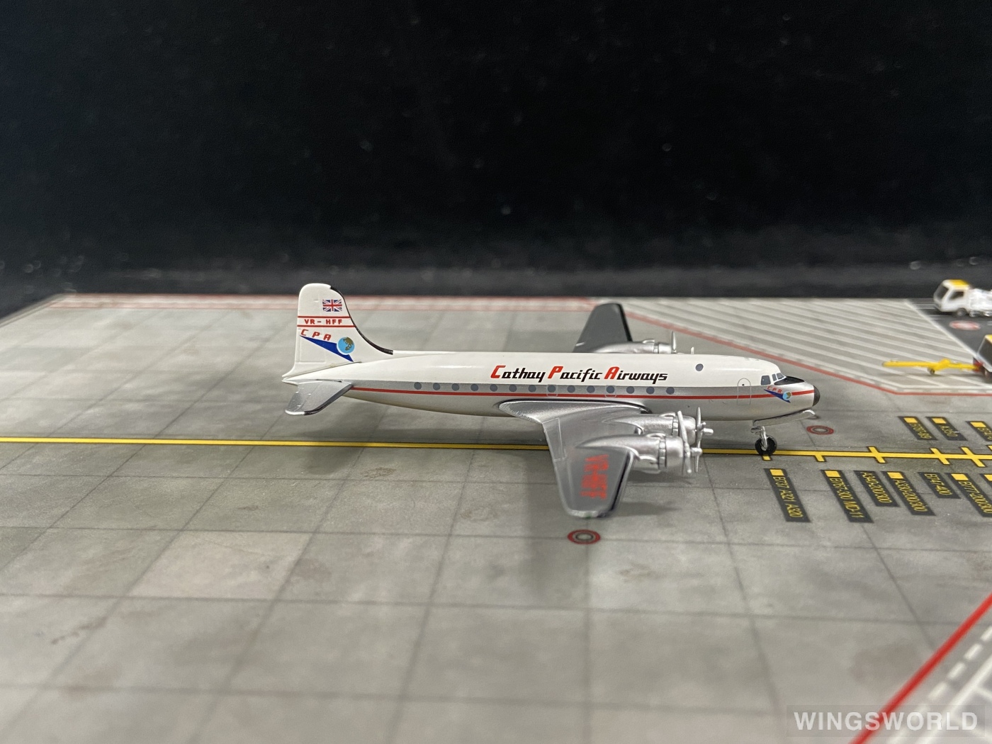 AeroClassics 1:400 AC756 Cathay Pacific 国泰航空 Douglas DC-4 VR-HFF