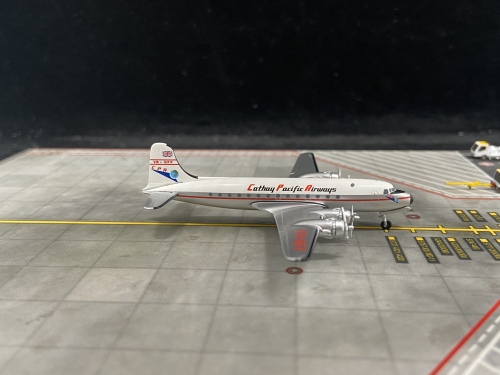 Cathay Pacific 国泰航空 Douglas DC-4 VR-HFF  AC756 AeroClassics 1:400