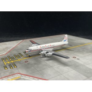Cathay Pacific 国泰航空 Douglas DC-4 VR-HFF  AC756 AeroClassics 1:400
