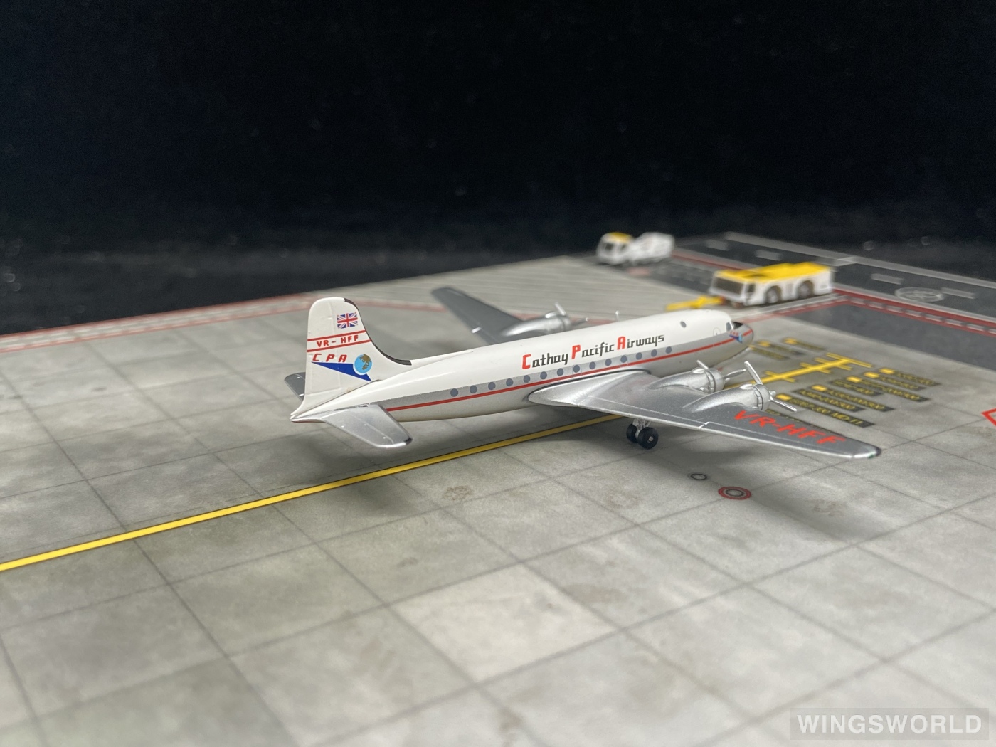 AeroClassics 1:400 AC756 Cathay Pacific 国泰航空 Douglas DC-4 VR-HFF