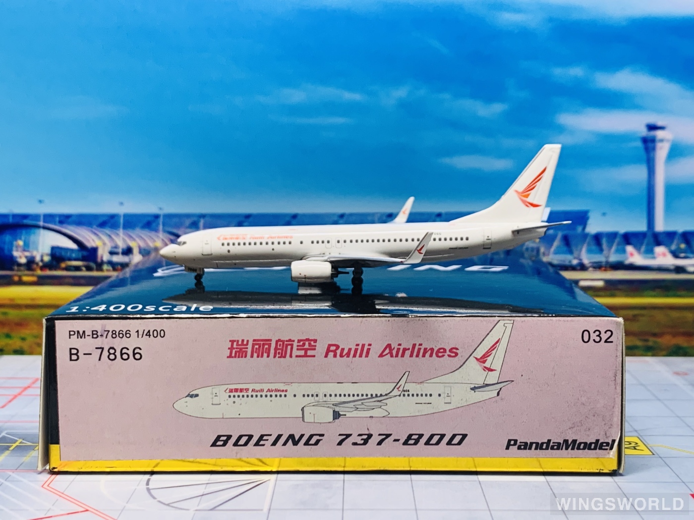 Pandamodel 1:400 PM-B-7866 Ruili Airlines 瑞丽航空 Boeing 737-800 B-7866