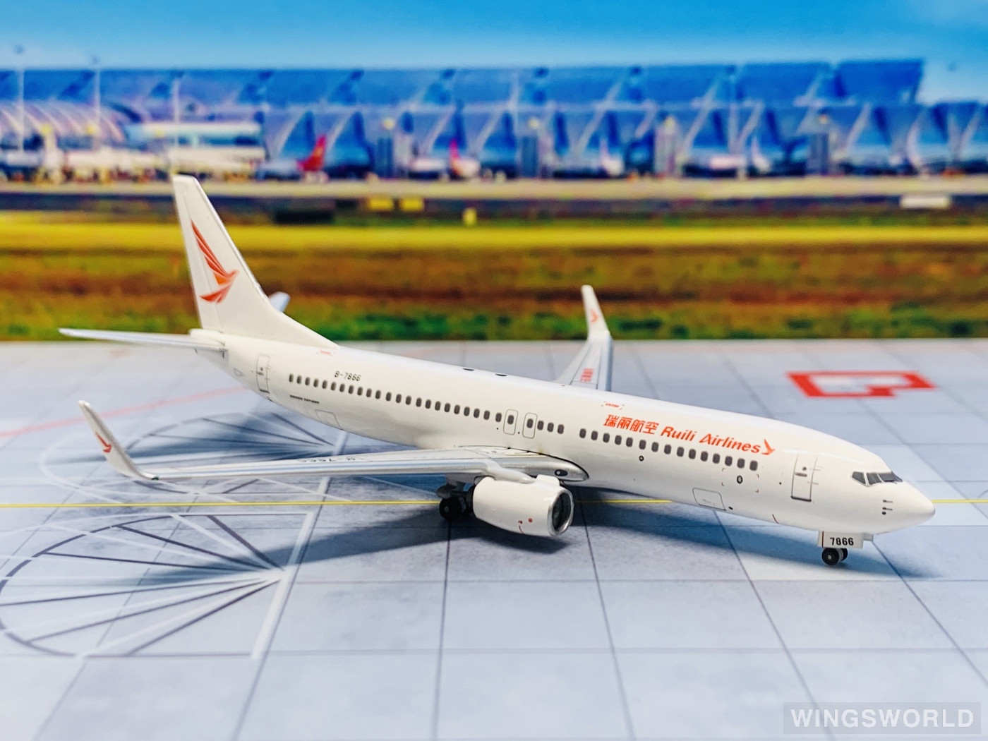 Pandamodel 1:400 PM-B-7866 Ruili Airlines 瑞丽航空 Boeing 737-800 B-7866