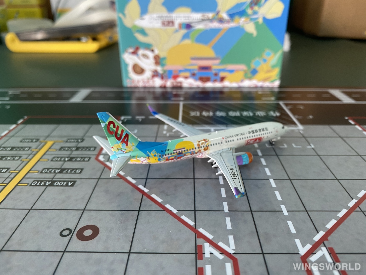 NGmodels 1:400 NG58203 China United Airlines 中国联合航空 Boeing 737-800 B-208Y