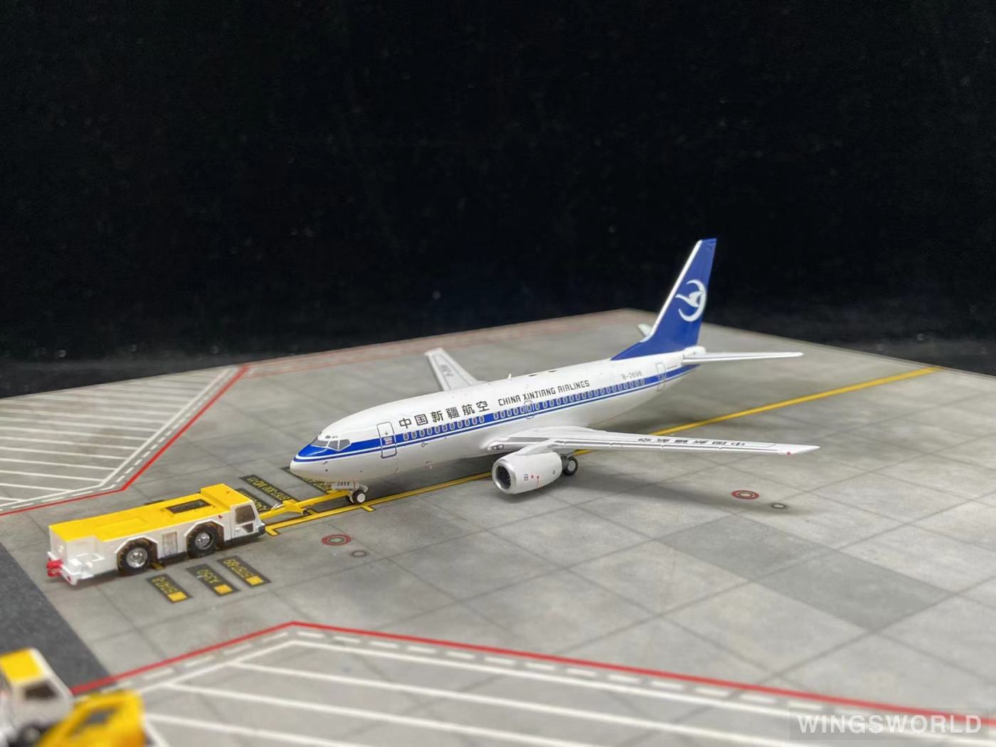 C Model 1:400 C0021 China Xinjiang Airlines 中国新疆航空 Boeing 737-700 B-2698