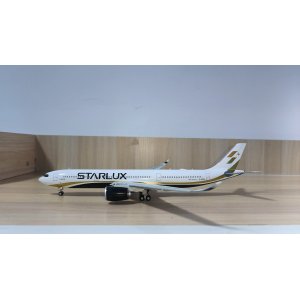 Starlux Airlines 星宇航空  Airbus A330-900neo B-58301  EW2339001 JC Wings 1:200