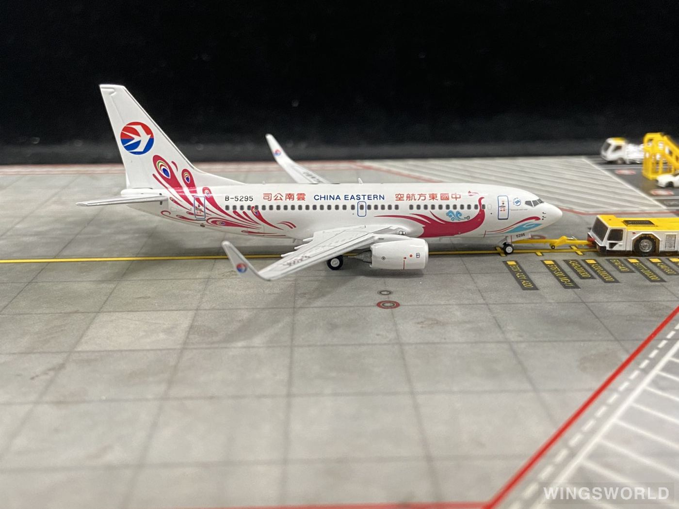 YU MODEL 1:400 YU77001 China Eastern 中国东方航空 Boeing 737-800 B-5295