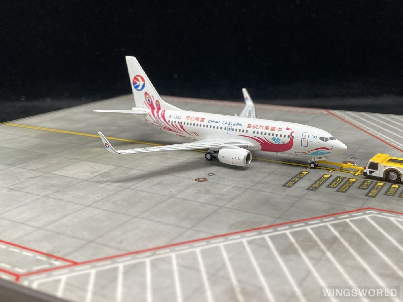YU MODEL 1:400 YU77001 China Eastern 中国东方航空 Boeing 737-800 B-5295