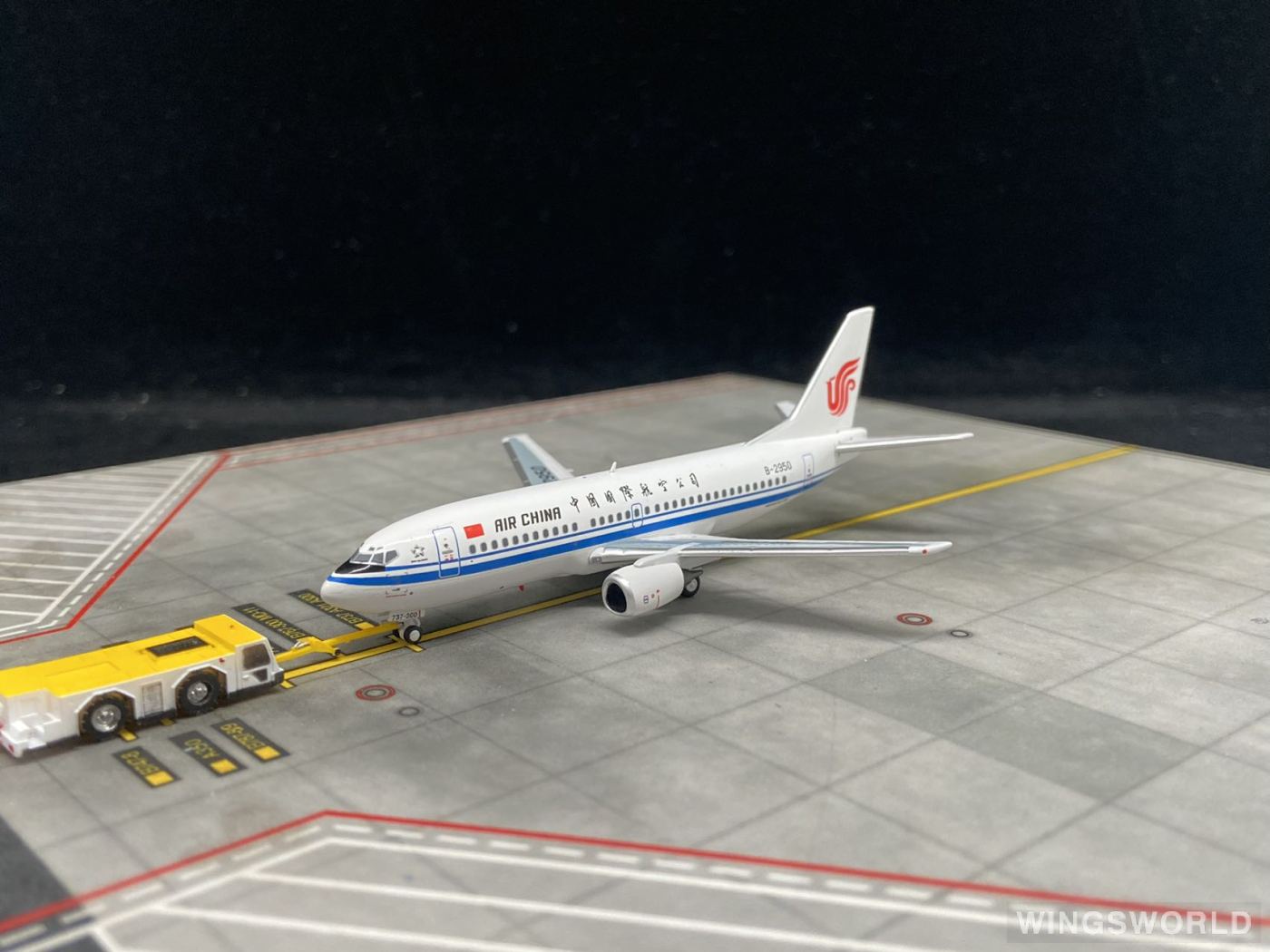 C Model 1:400 C0020 Air China 中国国际航空 Boeing 737-300 B-2950