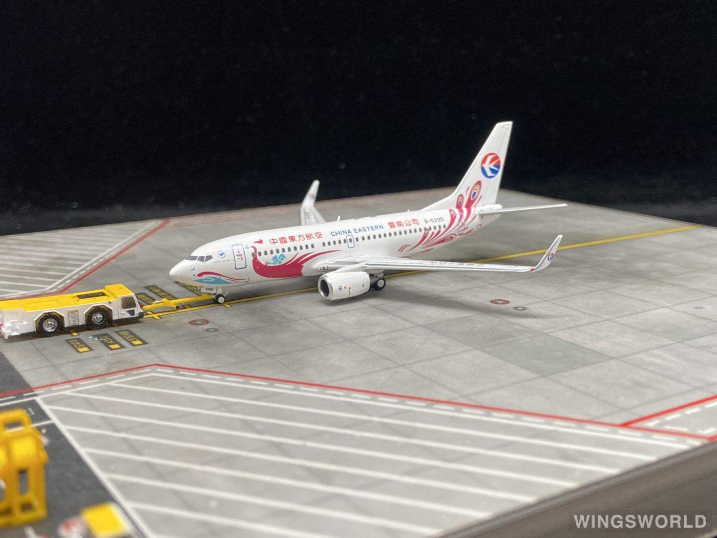 YU MODEL 1:400 YU77001 China Eastern 中国东方航空 Boeing 737-800 B-5295