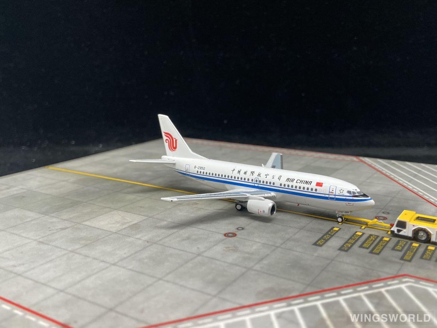 C Model 1:400 C0020 Air China 中国国际航空 Boeing 737-300 B-2950