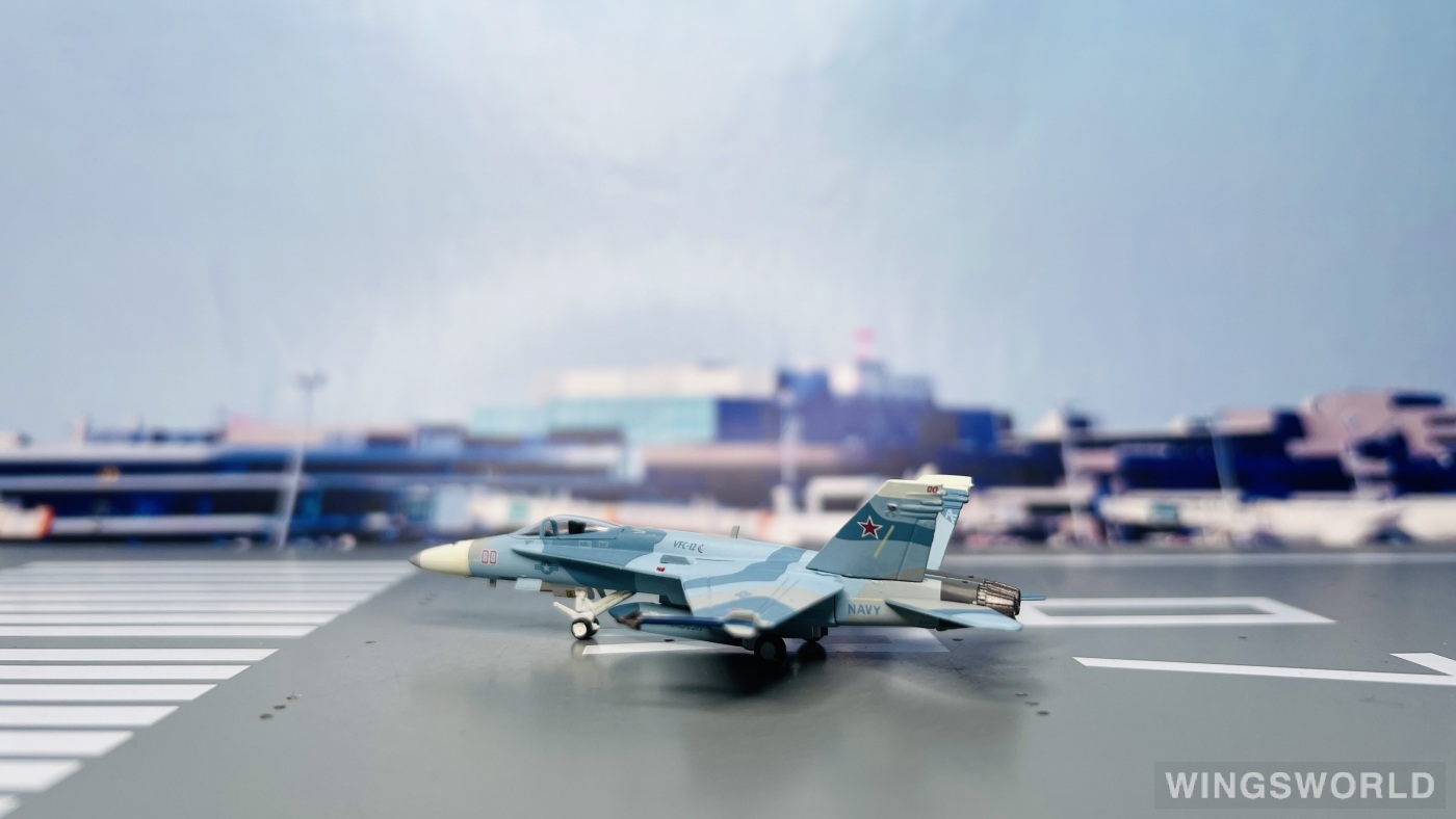 Gulliver 1:200 WA22104 U.S. Navy 美国海军 McDonnell Douglas F/A-18 AF00