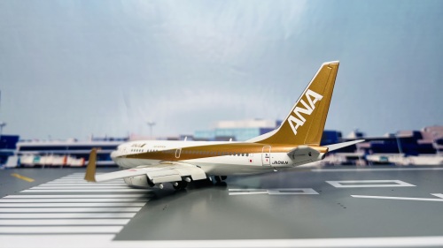 EW2737001A ANA 全日空Boeing 737-700 JA01AN JC Wings 1:200 -飞机