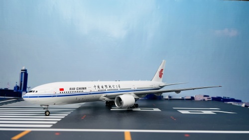 Aviation200 1:200 Boeing 777-200 Air China 中国国际航空