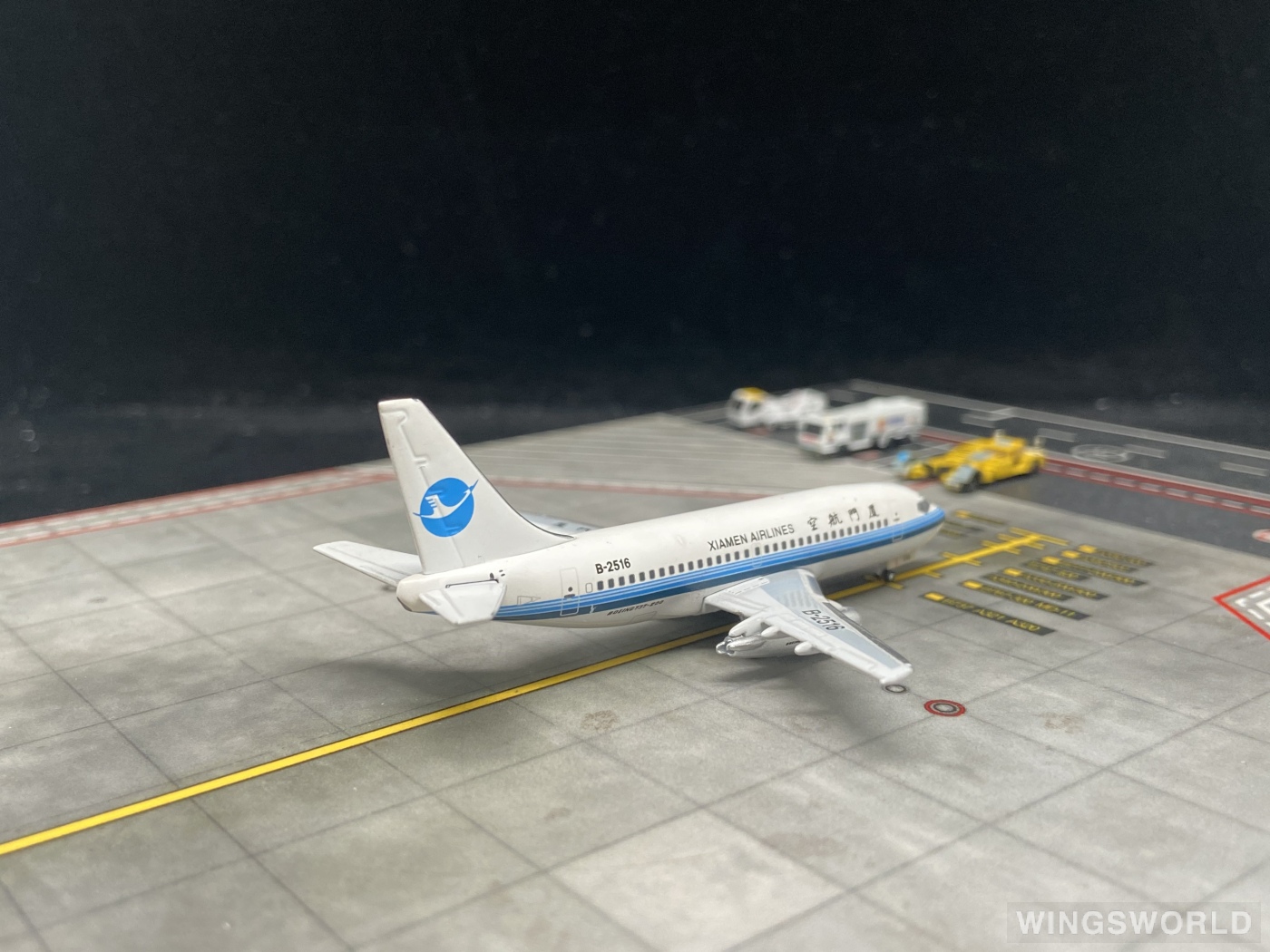 AeroClassics 1:400 AC18097 XiamenAir 厦门航空 Boeing 737-200 B-2516