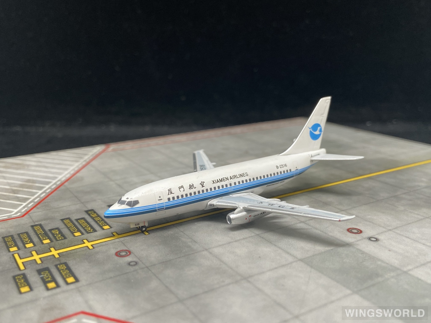 AeroClassics 1:400 AC18097 XiamenAir 厦门航空 Boeing 737-200 B-2516