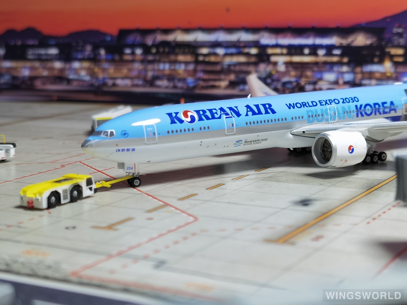 Phoenix 1:400 PH04562 Korean Air 大韩航空 Boeing 777-300ER HL7204