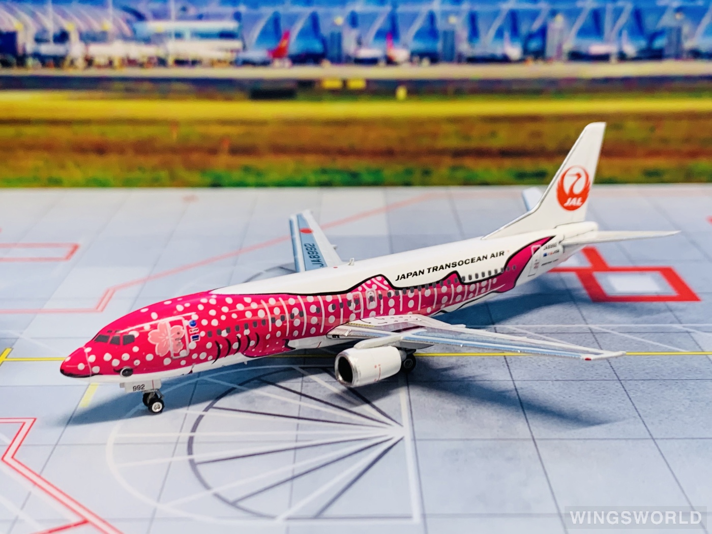 Phoenix 1:400 PH10985 Japan Airlines 日本航空 Boeing 737-400 JA8992