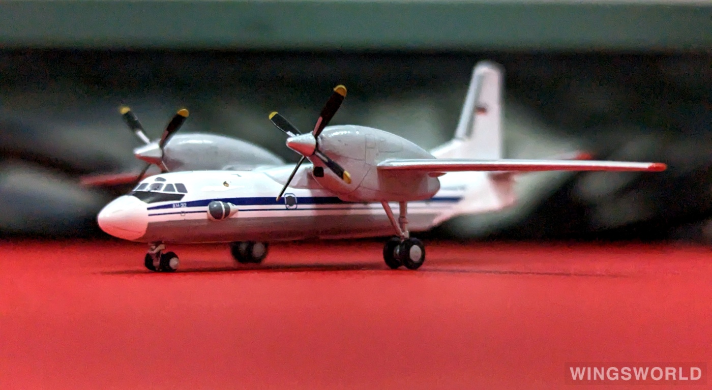 JC Wings 1:400 LH4329 Russian Aircraft Corporation Antonov An-32 48119