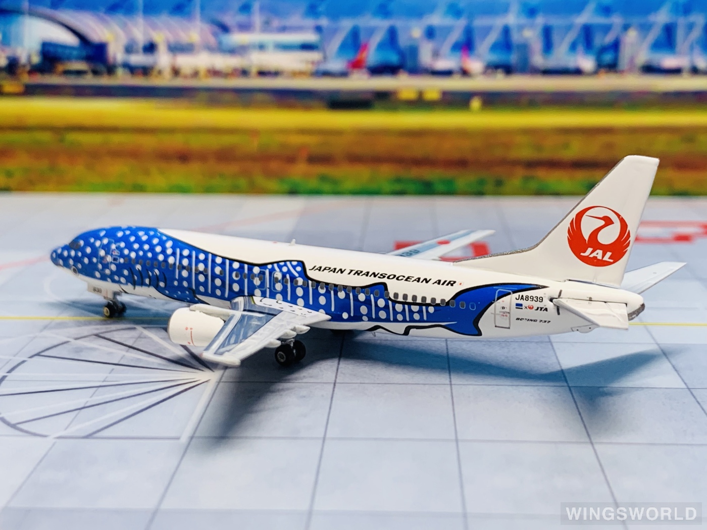 Phoenix 1:400 PH10984 Japan Airlines 日本航空 Boeing 737-400 JA8939