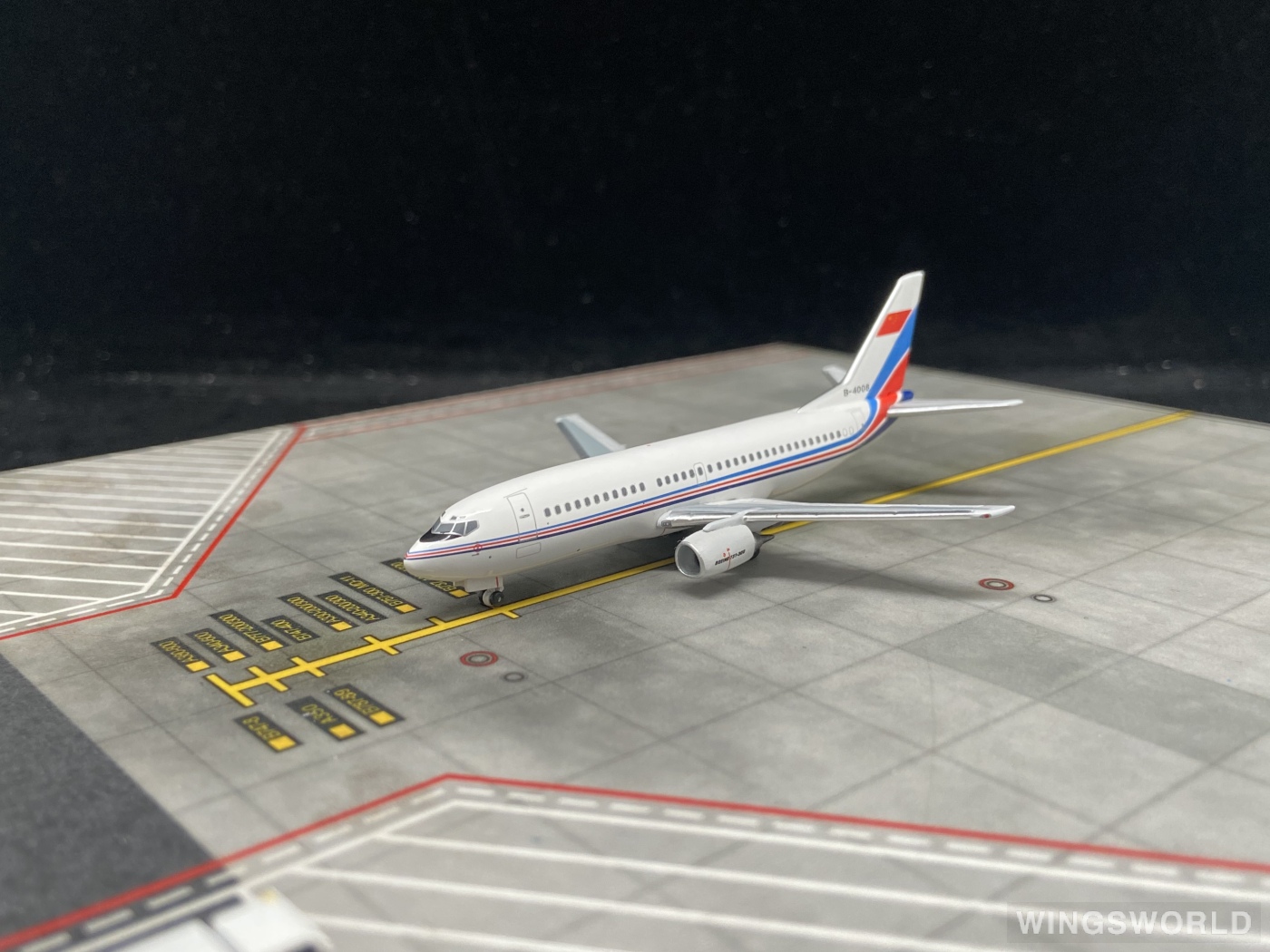 AeroClassics 1:400 ACB4008 PLAAF 中国空军 Boeing 737-300 B-4008